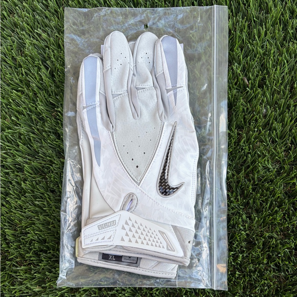 NEW PRO STYLE NIKE VAPOR JET CARBON WR FOOTBALL GLOVES - Picture 1 of 4